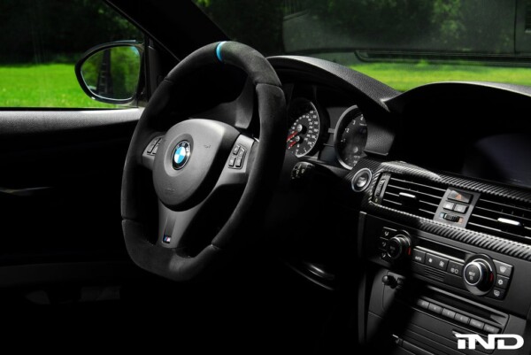 download 2023 05 27T031407.722 600x401 - BMW M Performance E9X M3 Alcantara Steering Wheel